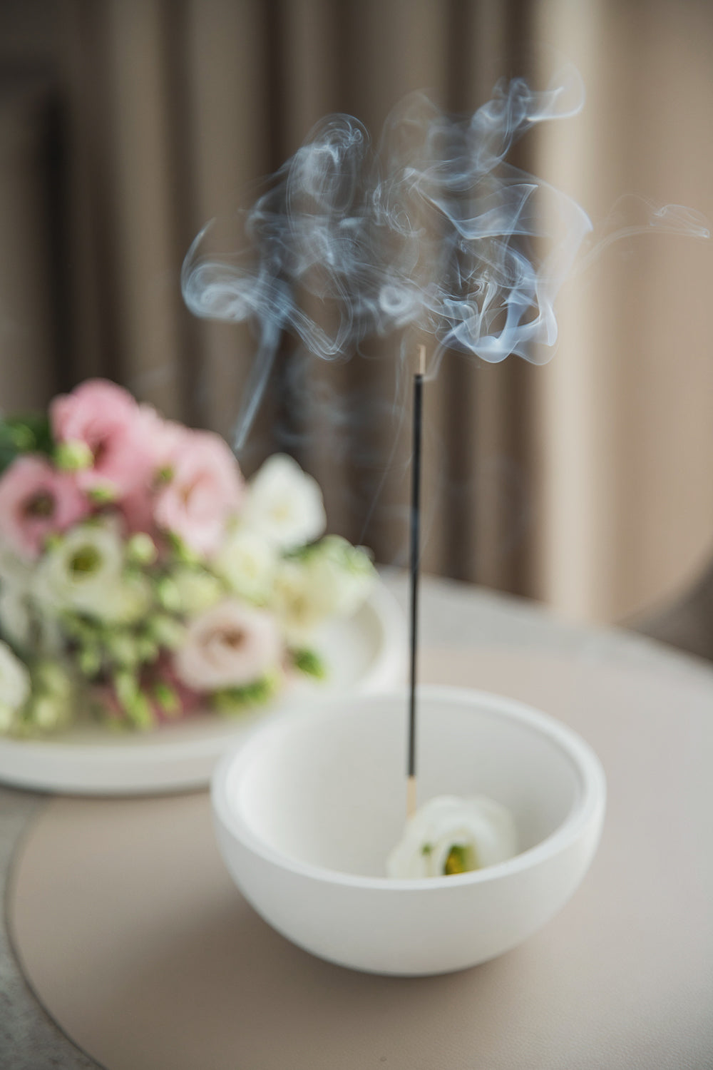 Large White Gypsum Sphere Candle with 4 Wooden Wicks – Natural Coconut Wax in Gift Box