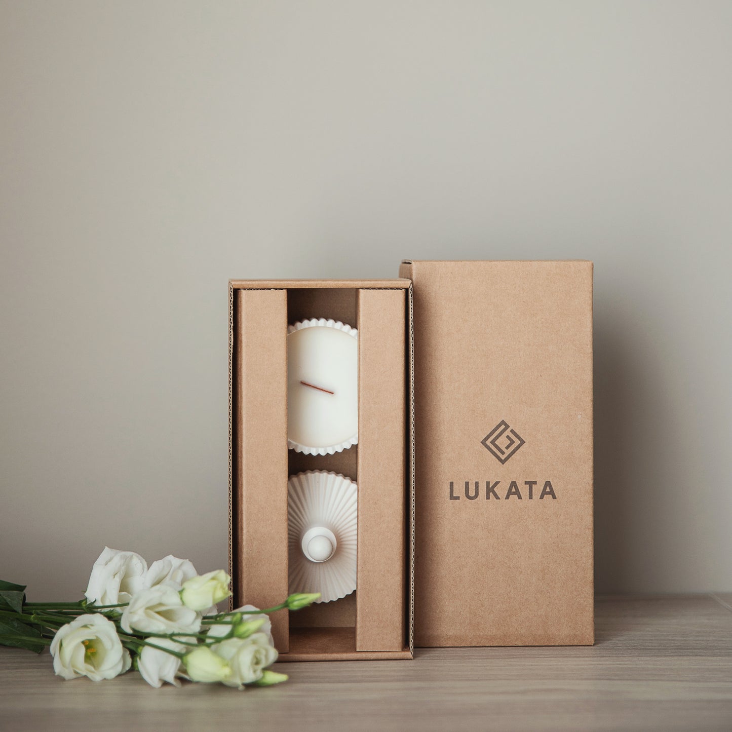 Luxury Coconut Wax Scented Candle with Wooden Wick and Fragrance Oils Aroma