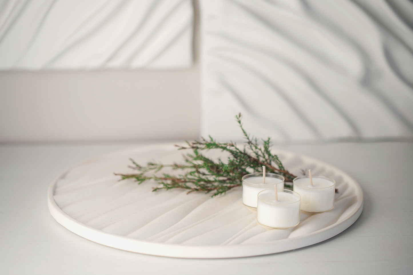 Gypsum Tray with Sand Waves Relief - Versatile Elegance for Candles, Fragrances, and Jewelry