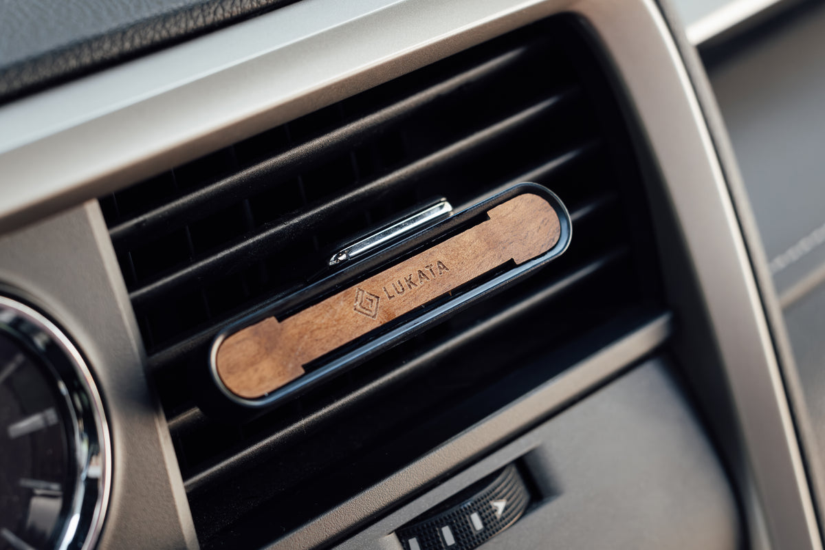 Car Air Freshener Set – Metal Holder with Engraved Wooden Plate, 2 Scented Sticks and 10 ml Fragrance Oil