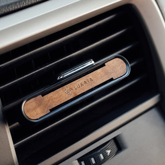 Lukata car fragrance gift set with wooden plate and scent oil
