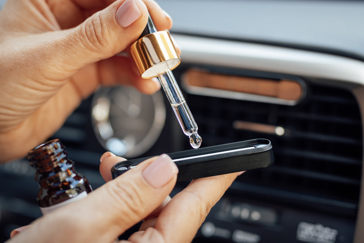 Car Air Freshener Set – Metal Holder with Engraved Wooden Plate, 2 Scented Sticks and 10 ml Fragrance Oil