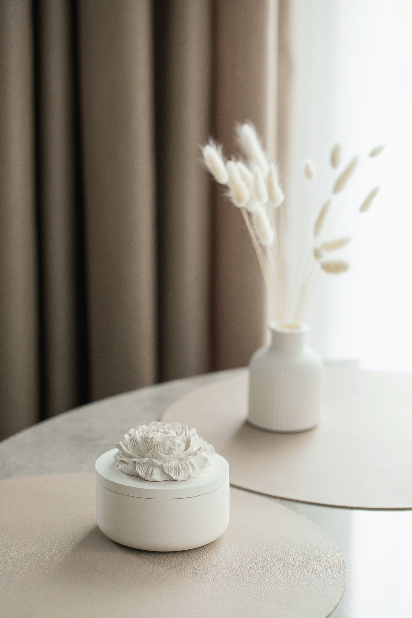 Peony - Embraced Scented Coconut Wax Candle with Wood Wick in Gypsum Jar