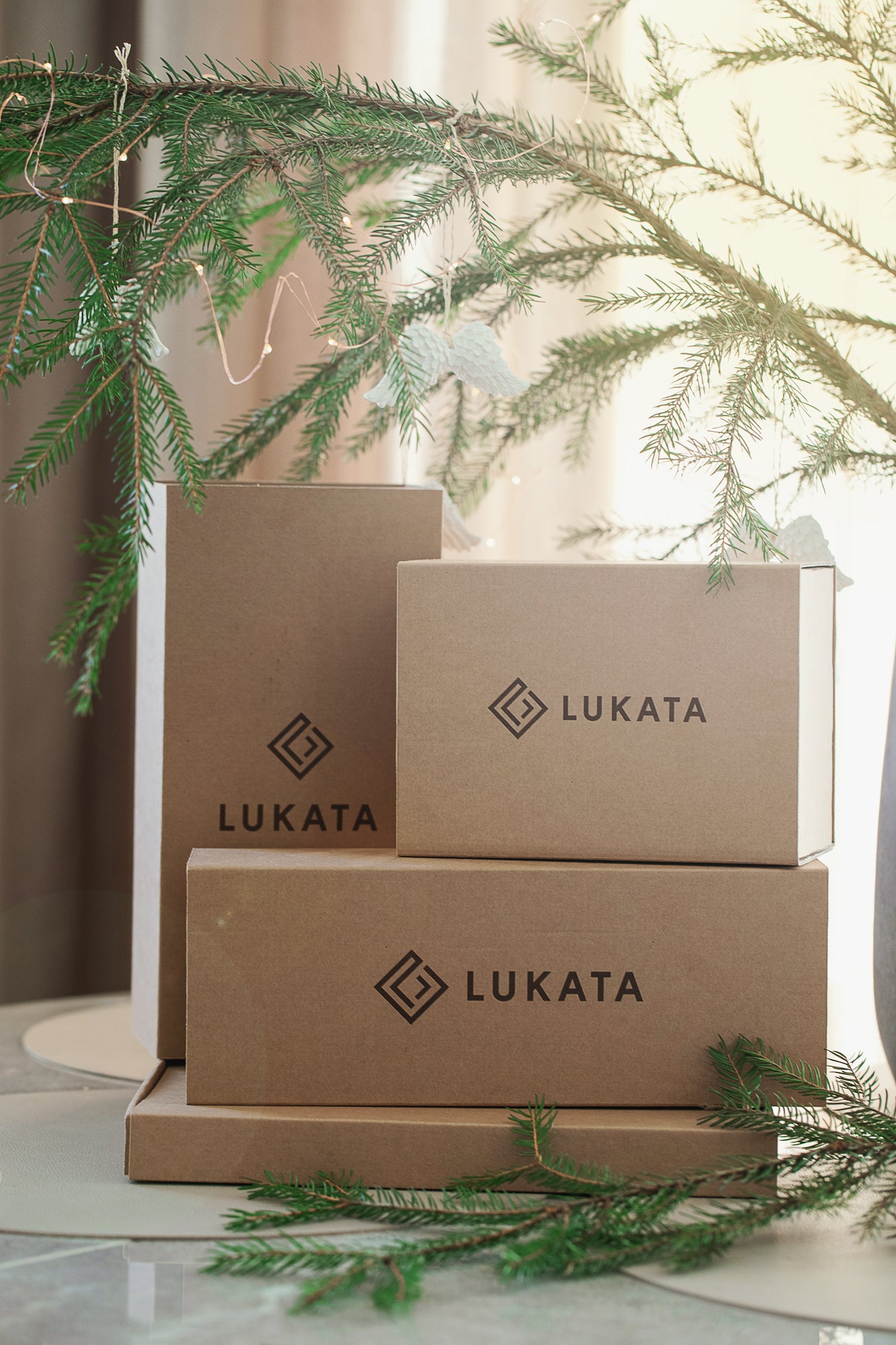 Luxury Home Fragrance Gift Set - Candle, Large Round Tray and Gypsum Peony Blossom