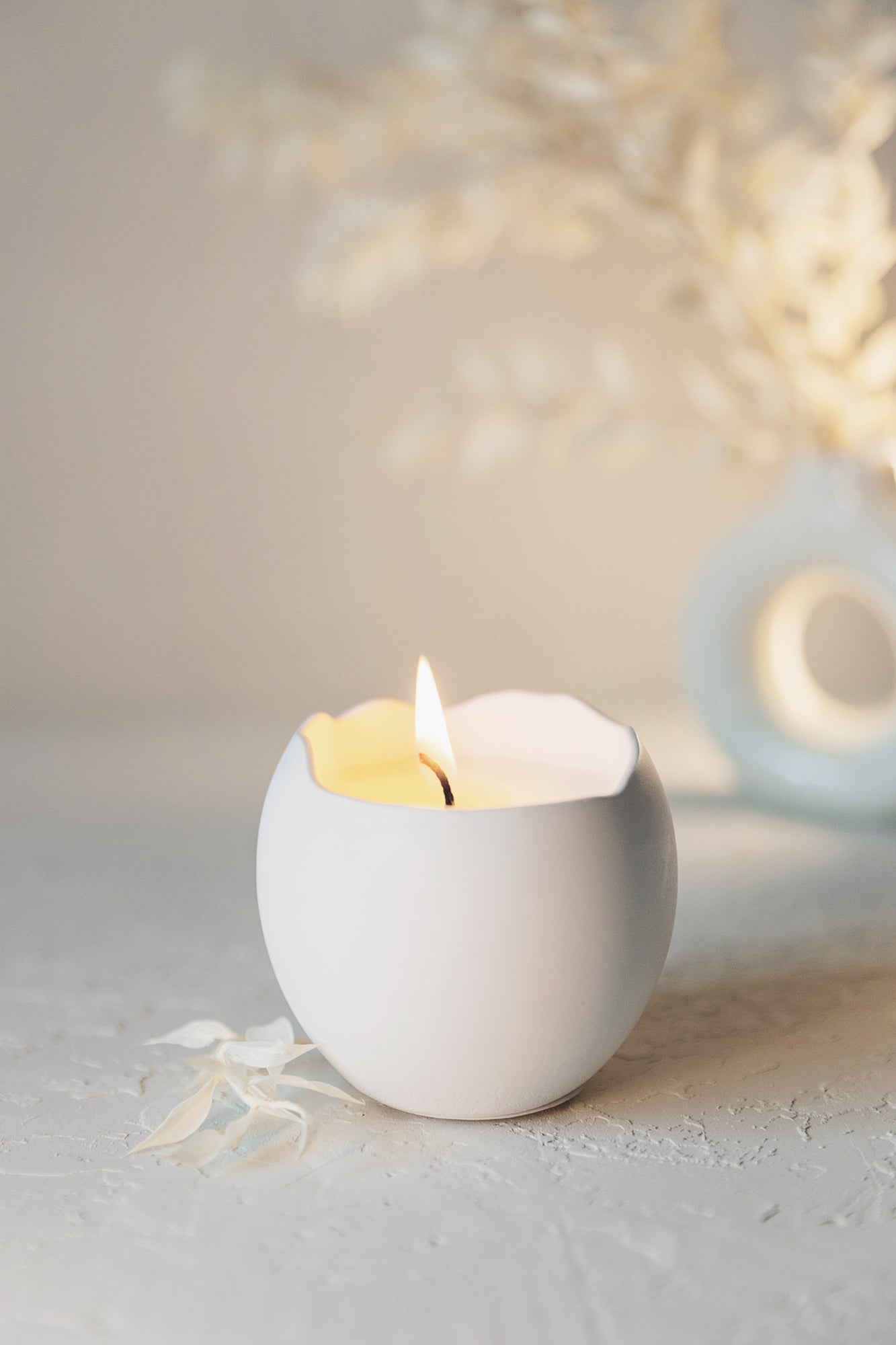 Handmade Candle in Gypsum Container – Coconut Wax, Cotton Wick, 14h Burn Time – Minimalist Home Decor Gift