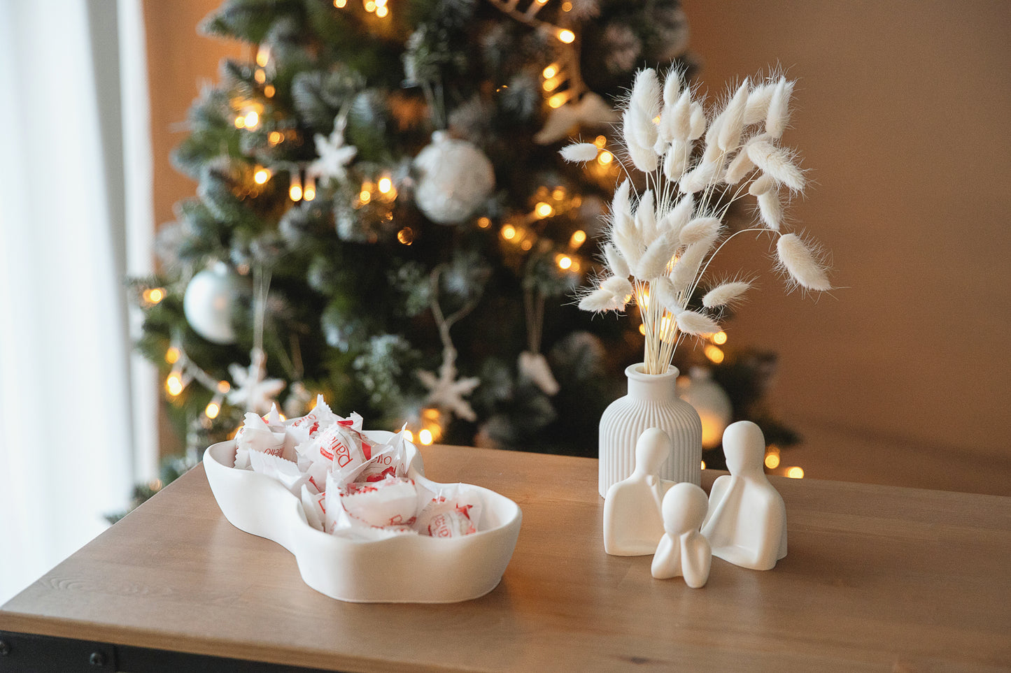 Wavy Tray, White Gypsum Bowl, Entryway Key Dish, Trinket Tray, Candy Plate, Handmade Gift